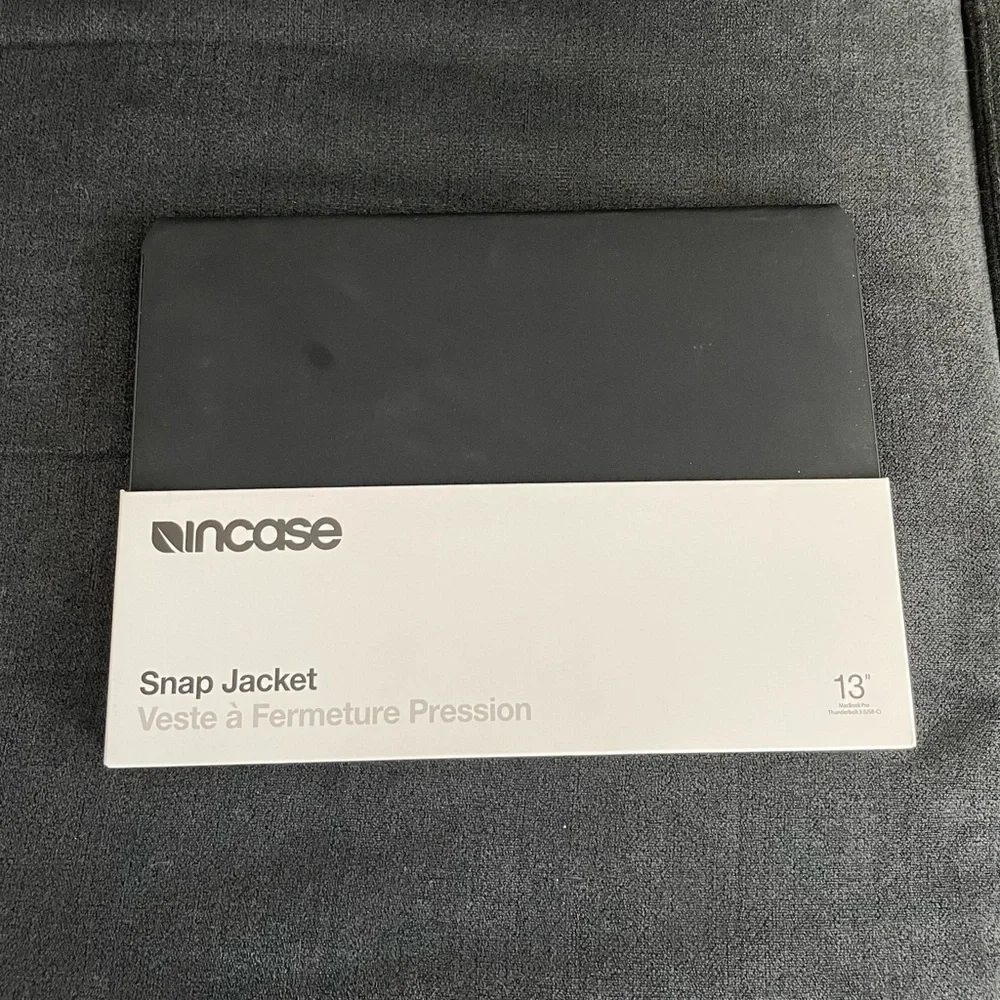 In case Snap Jacket For MacBook Pro 13” - Picture 1 of 5